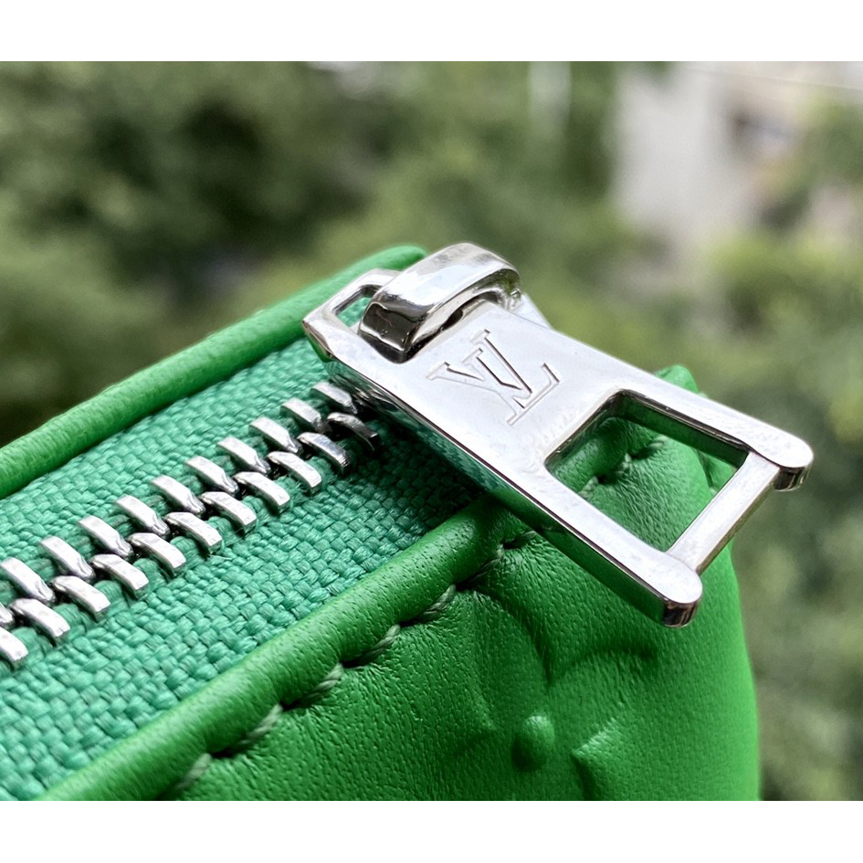 Louis Vuitton  Handbag （26*20*12cm） - DopestKickz