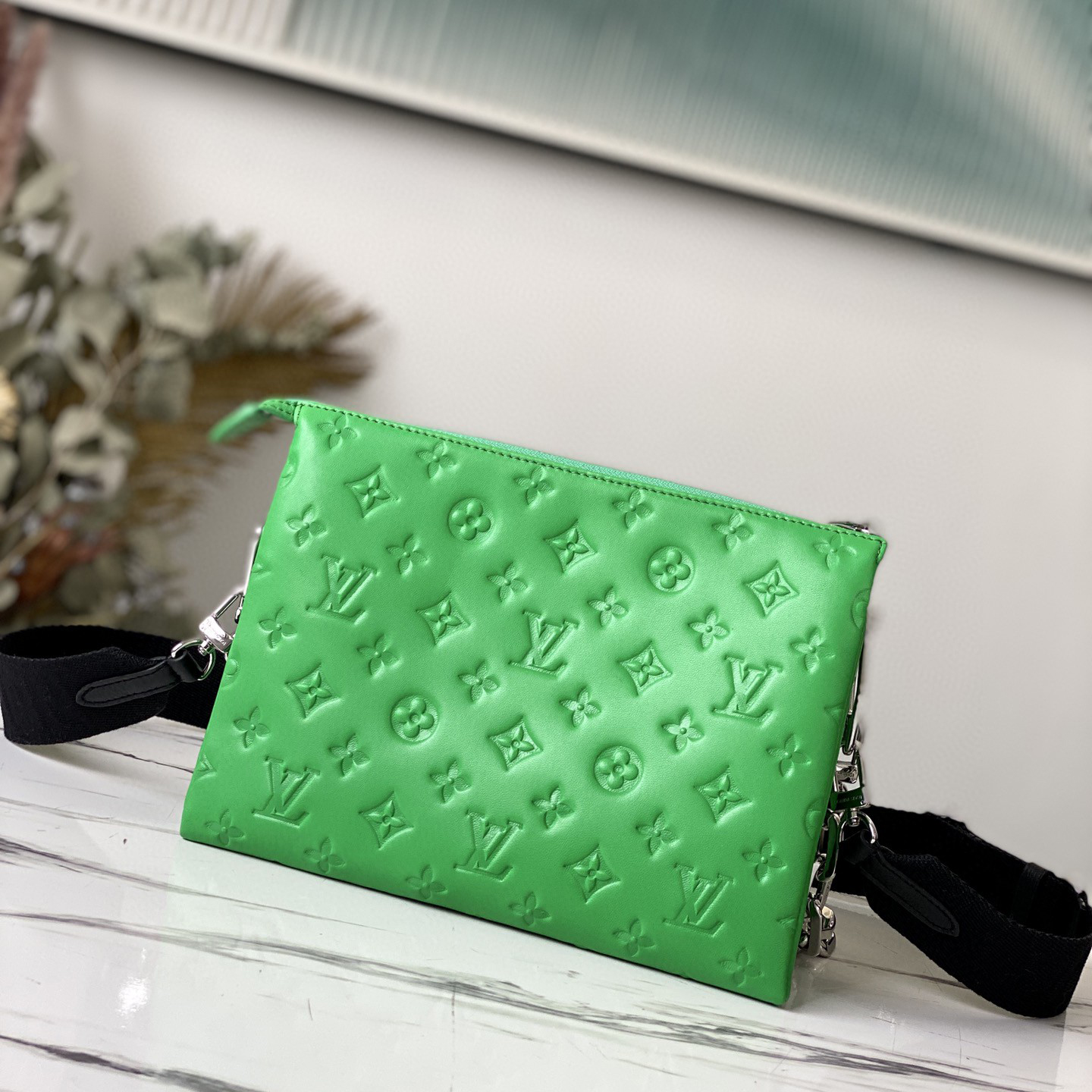 Louis Vuitton  Handbag （26*20*12cm） - DopestKickz