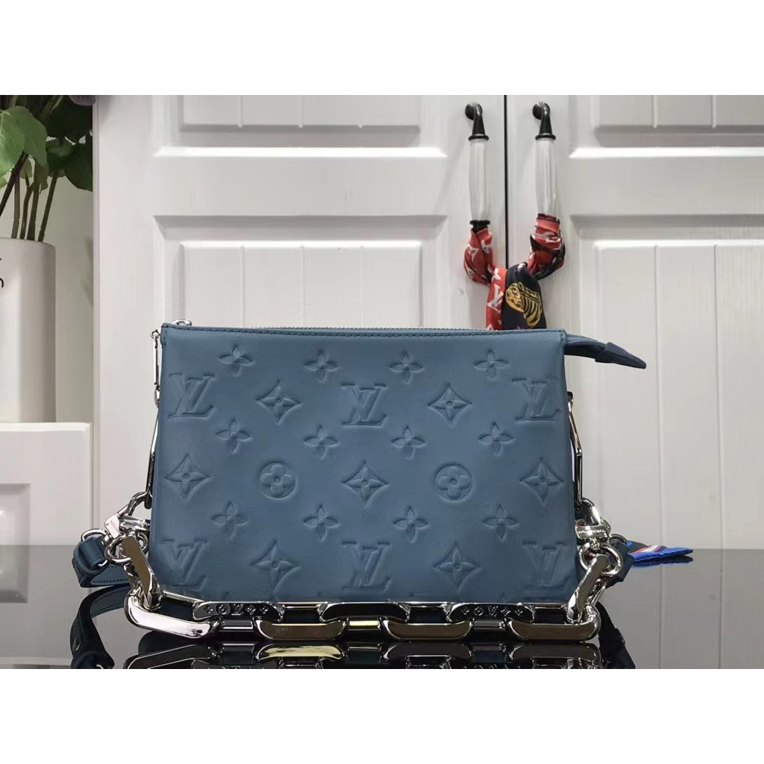 Louis Vuitton  Handbag （20 x 16 x 12cm） - DopestKickz