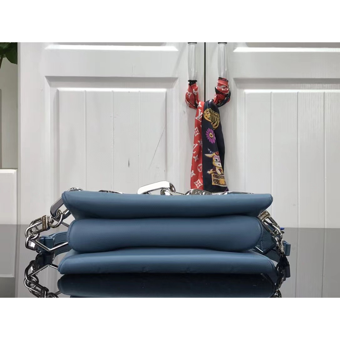 Louis Vuitton  Handbag （20 x 16 x 12cm） - DopestKickz