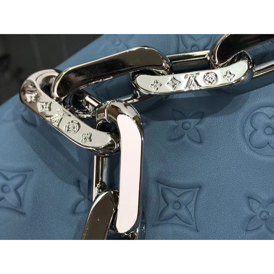 Louis Vuitton  Handbag （20 x 16 x 12cm） - DopestKickz