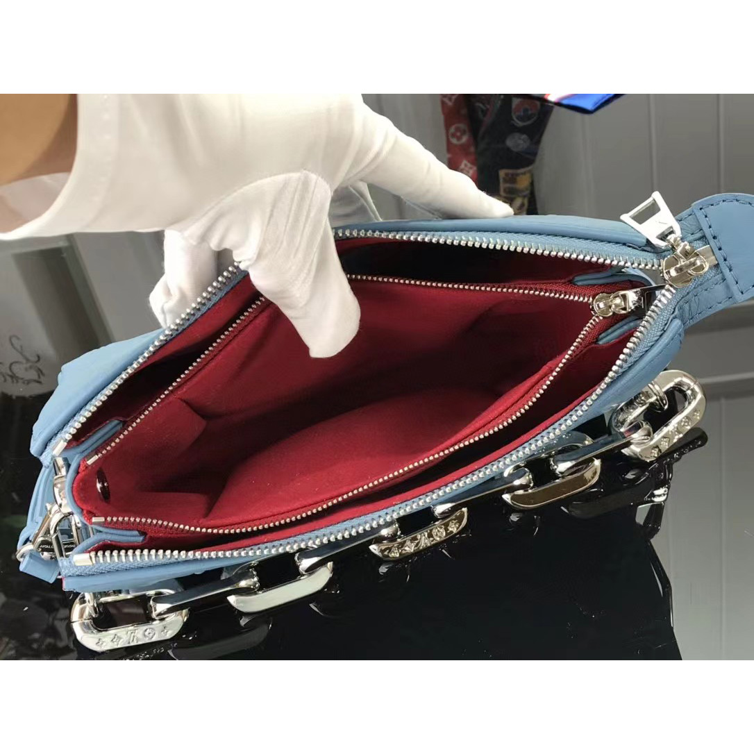 Louis Vuitton  Handbag （20 x 16 x 12cm） - DopestKickz