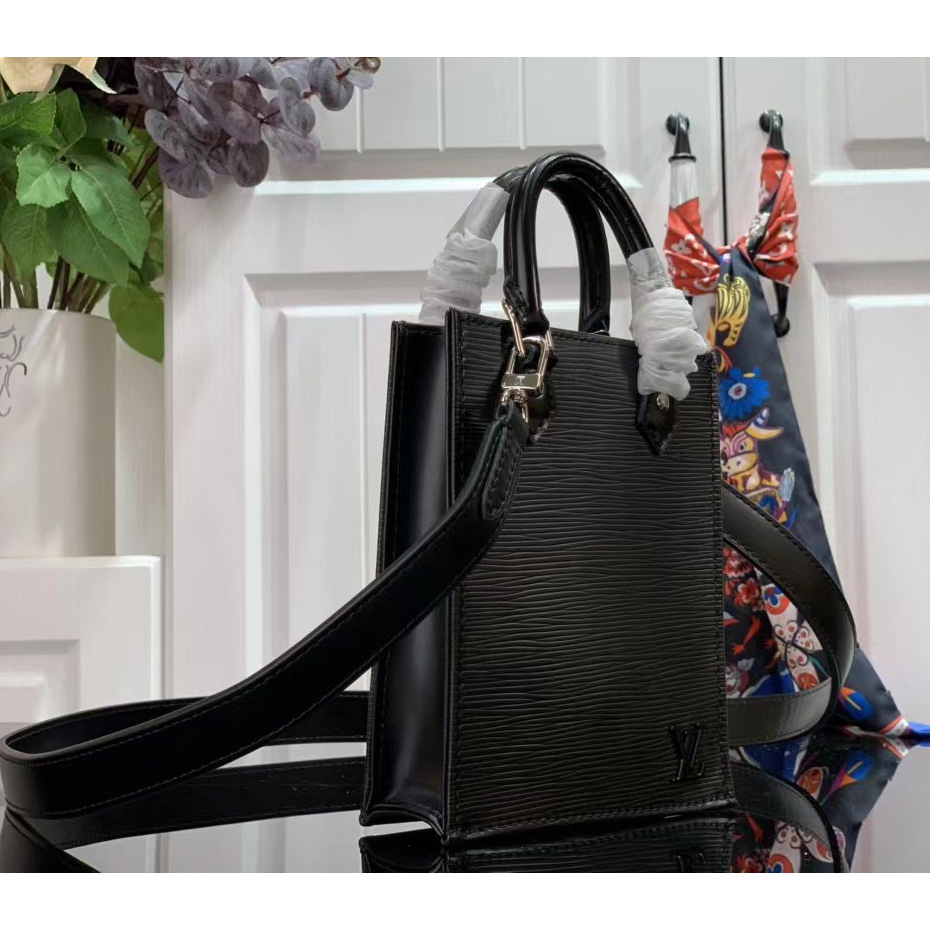 Louis Vuitton Petit Sac Plat Handbag （14-17-5cm） - DopestKickz
