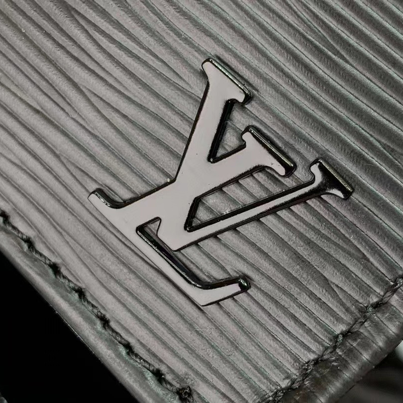 Louis Vuitton Petit Sac Plat Handbag （14-17-5cm） - DopestKickz