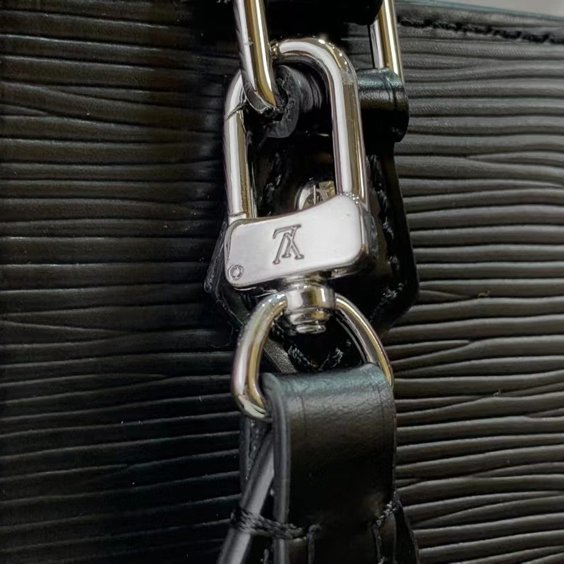 Louis Vuitton Petit Sac Plat Handbag （14-17-5cm） - DopestKickz