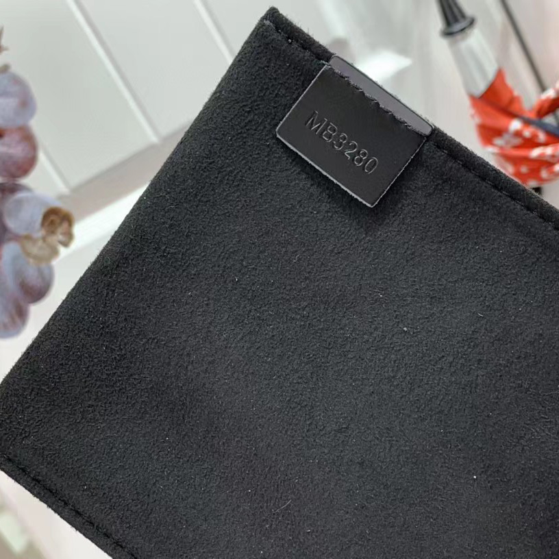 Louis Vuitton Petit Sac Plat Handbag （14-17-5cm） - DopestKickz