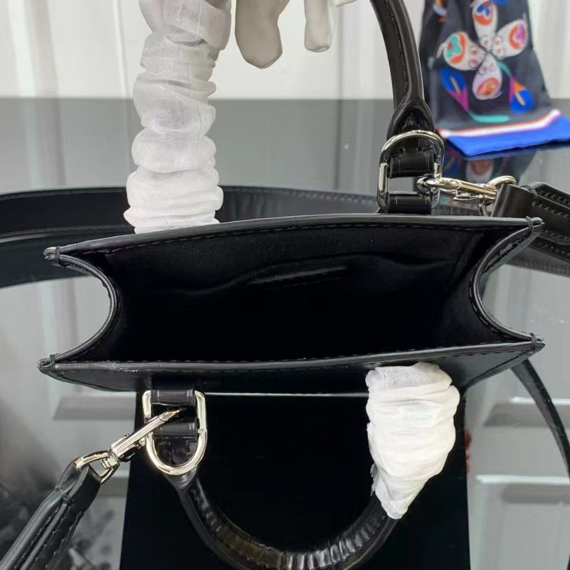 Louis Vuitton Petit Sac Plat Handbag （14-17-5cm） - DopestKickz
