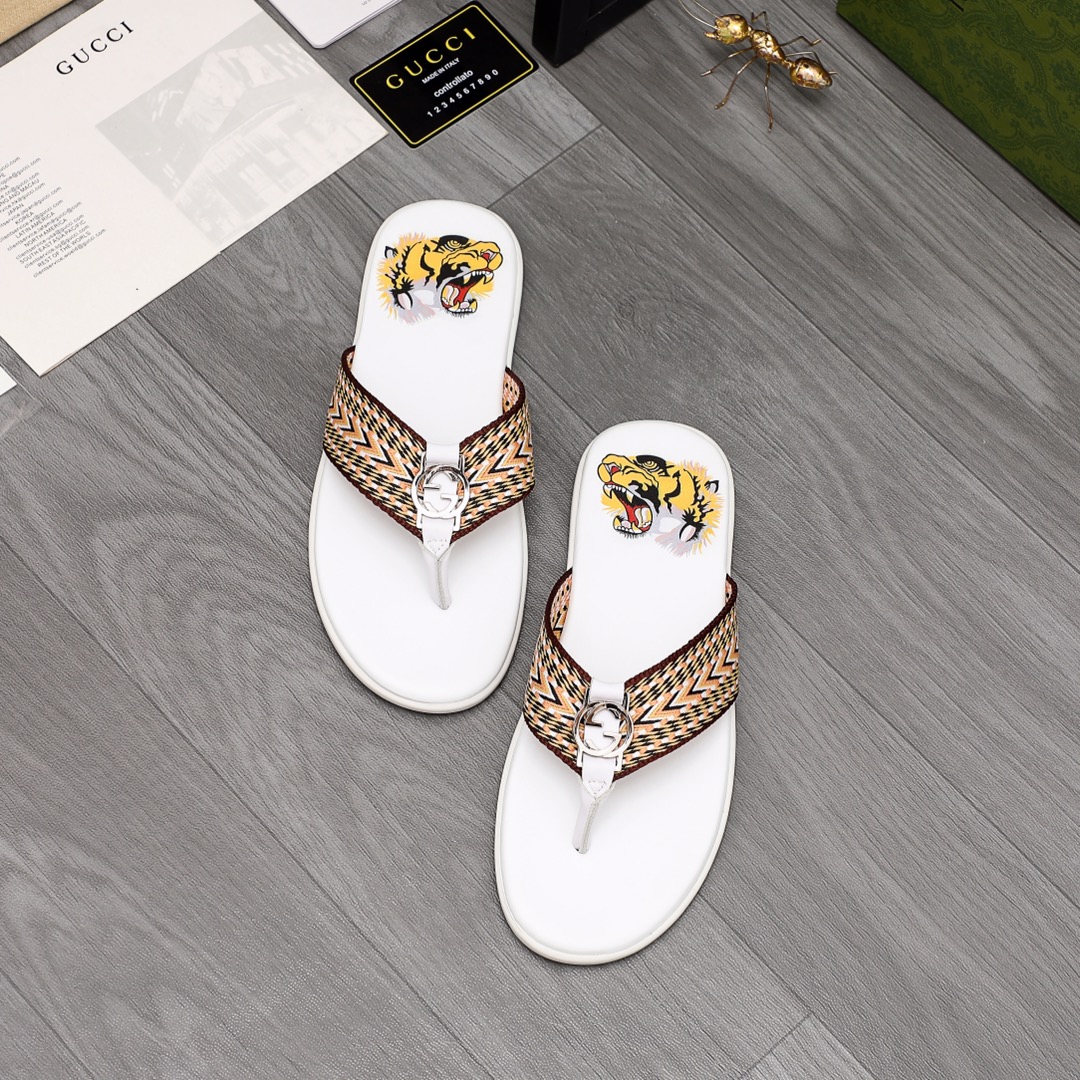 Gucci Rubber GG Men's Flip Flops - DopestKickz