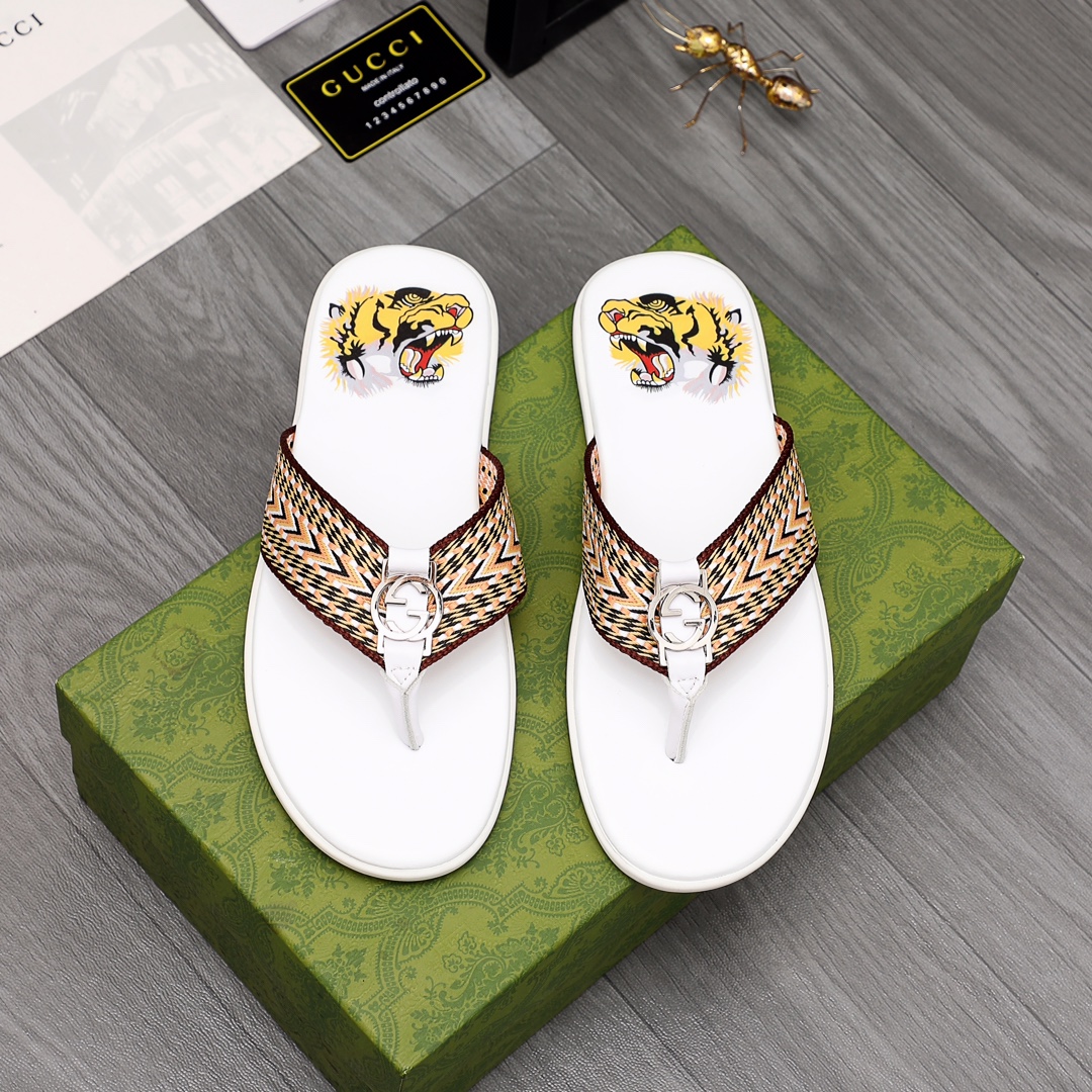 Gucci Rubber GG Men's Flip Flops - DopestKickz