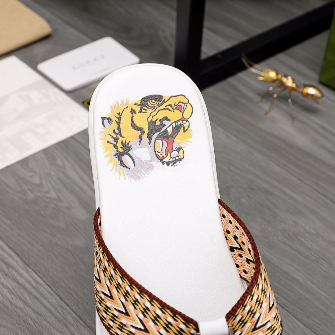 Gucci Rubber GG Men's Flip Flops - DopestKickz