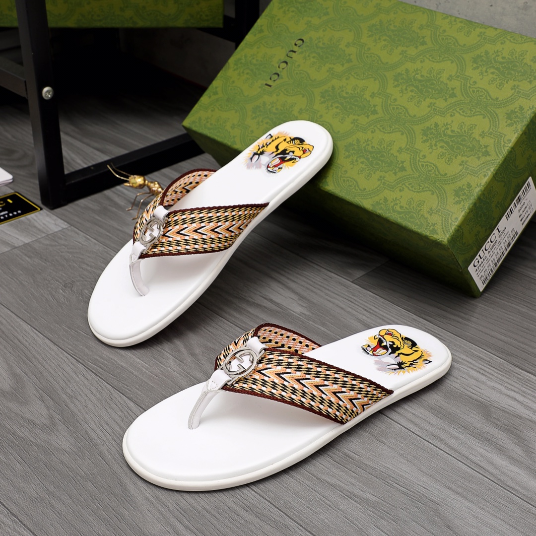 Gucci Rubber GG Men's Flip Flops - DopestKickz