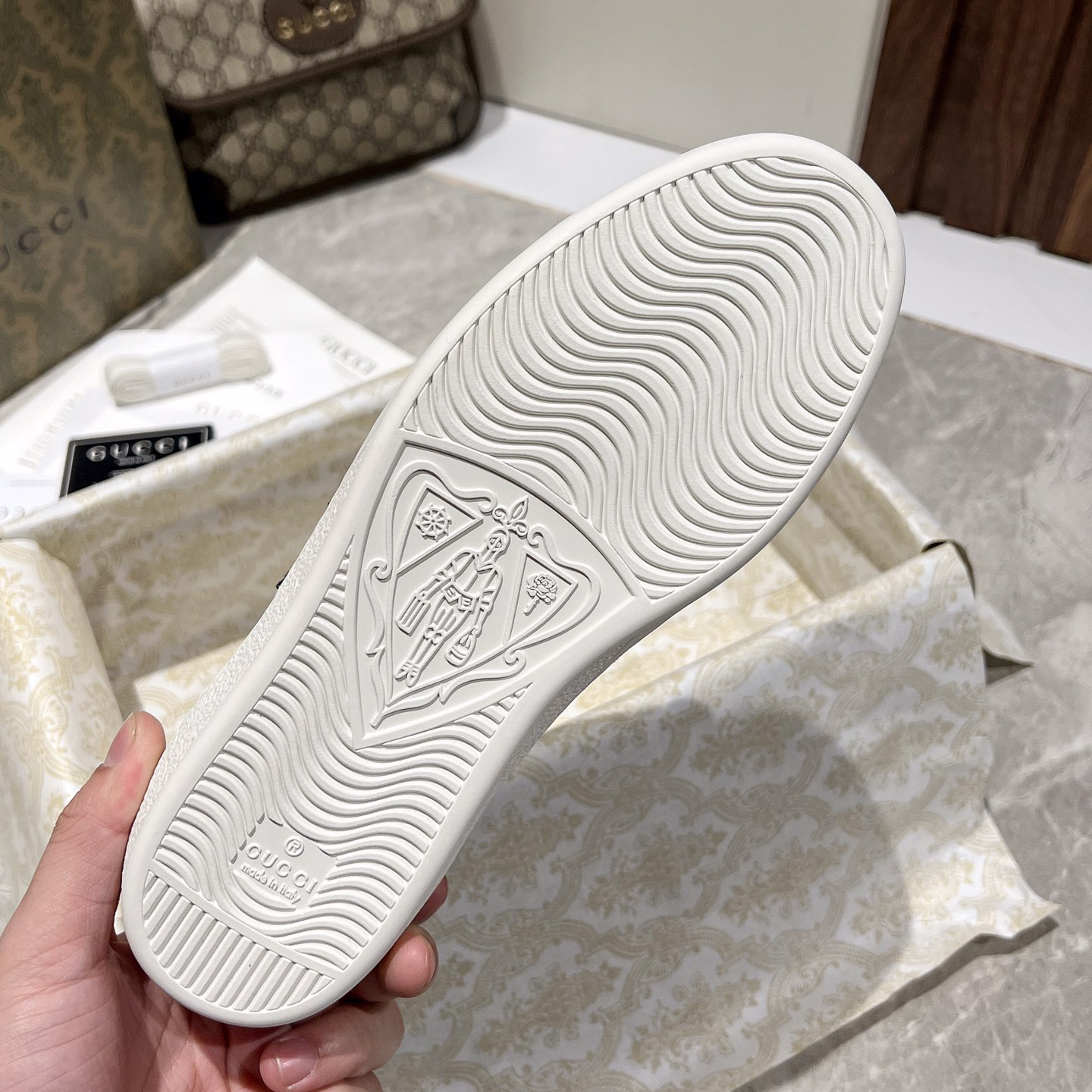 Gucci Snake Logo  Basket Sneaker - DopestKickz