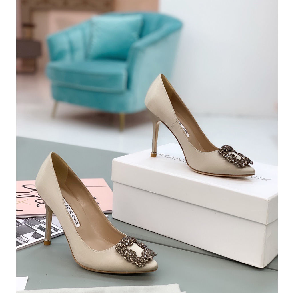 Manolo Blahnik Beige Hangisi Pumps With Buckle - DopestKickz