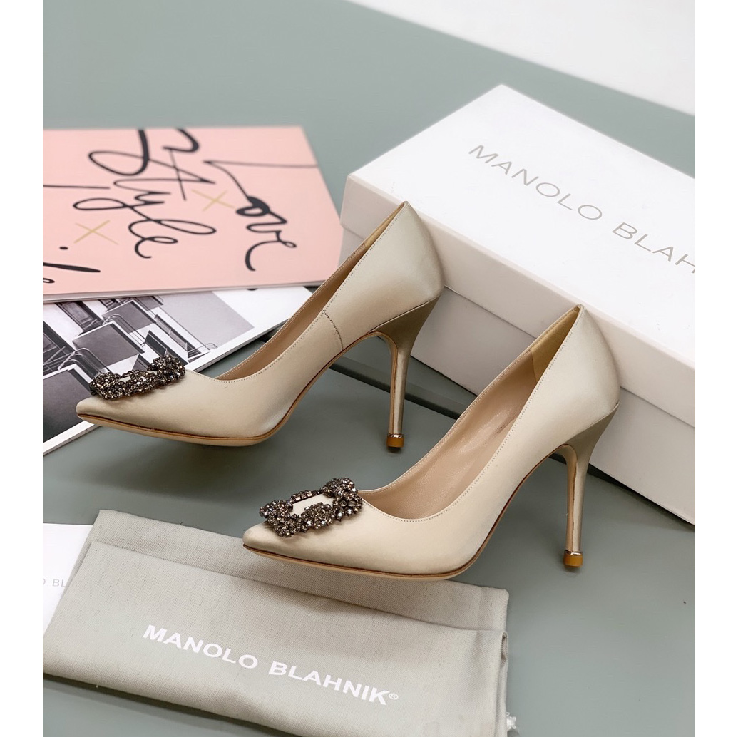 Manolo Blahnik Beige Hangisi Pumps With Buckle - DopestKickz