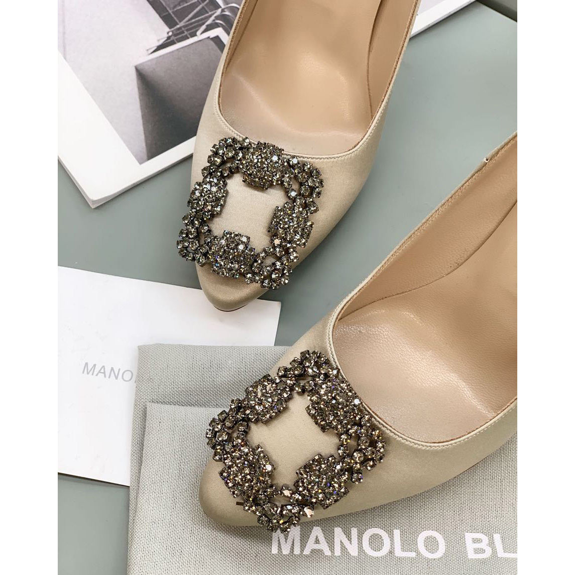 Manolo Blahnik Beige Hangisi Pumps With Buckle - DopestKickz