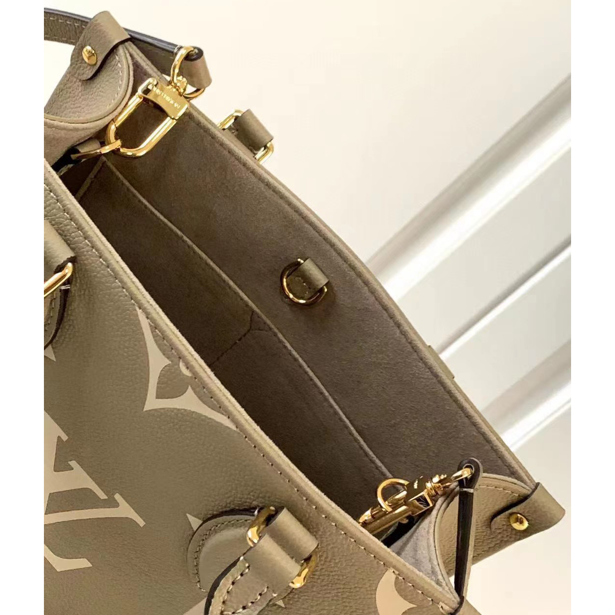 Louis Vuitton Onthego PM Monogram Handbag(25-19-11.5cm)   M45779 - DopestKickz