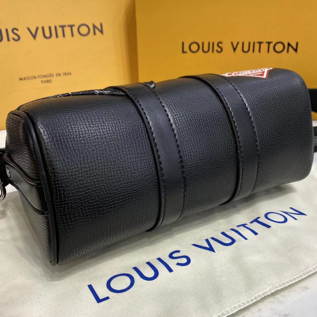 Louis Vuitton  Monogram Drip Handbag(21-12-9cm) - DopestKickz