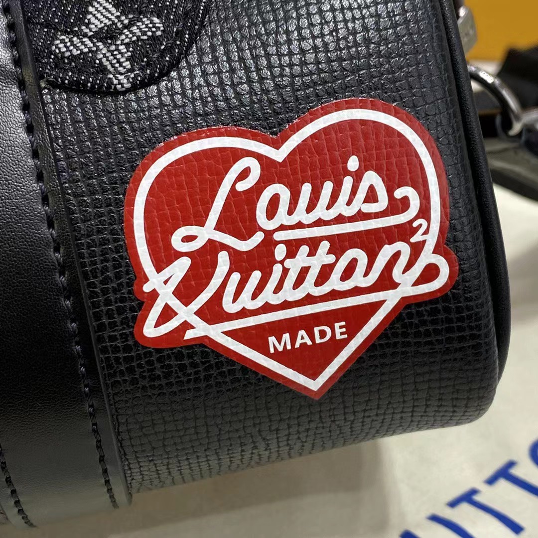 Louis Vuitton  Monogram Drip Handbag(21-12-9cm) - DopestKickz