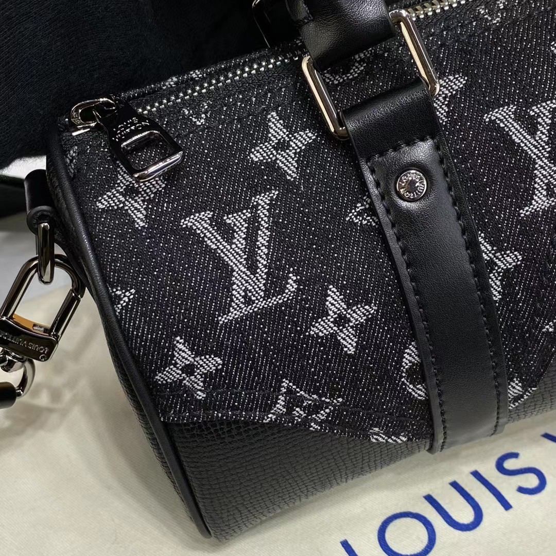 Louis Vuitton  Monogram Drip Handbag(21-12-9cm) - DopestKickz