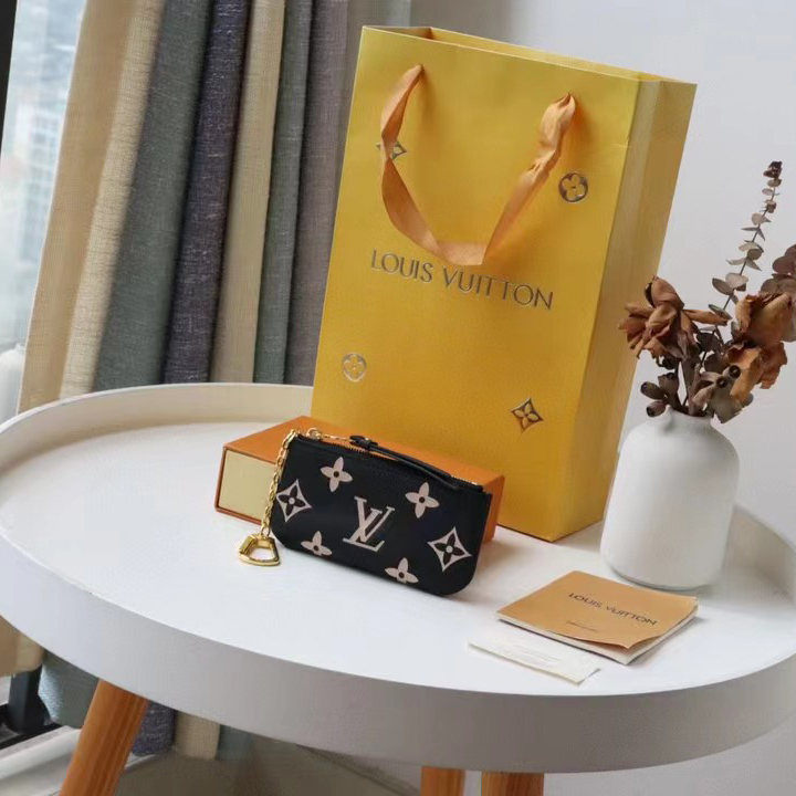 Louis Vuitton Key Pouch(13.5-7-1.5cm) - DopestKickz