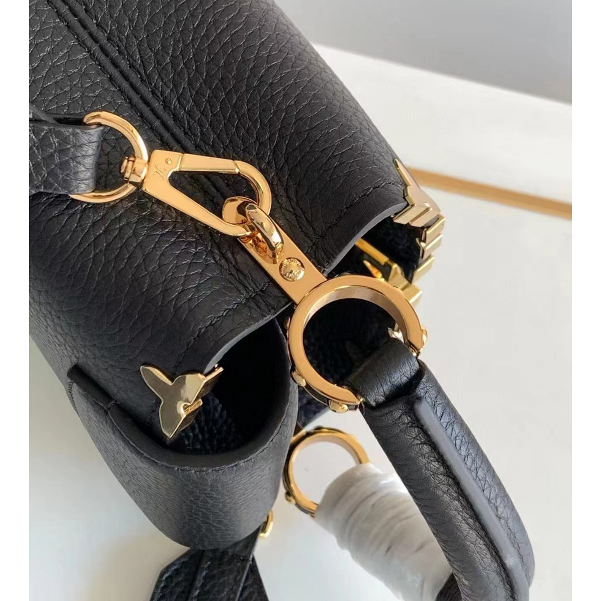 Louis Vuitton Capucines Mini Bag(21-14-8cm)   M56669 - DopestKickz