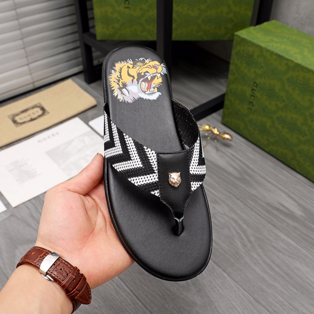 Gucci Rubber GG Men's Flip Flops - DopestKickz