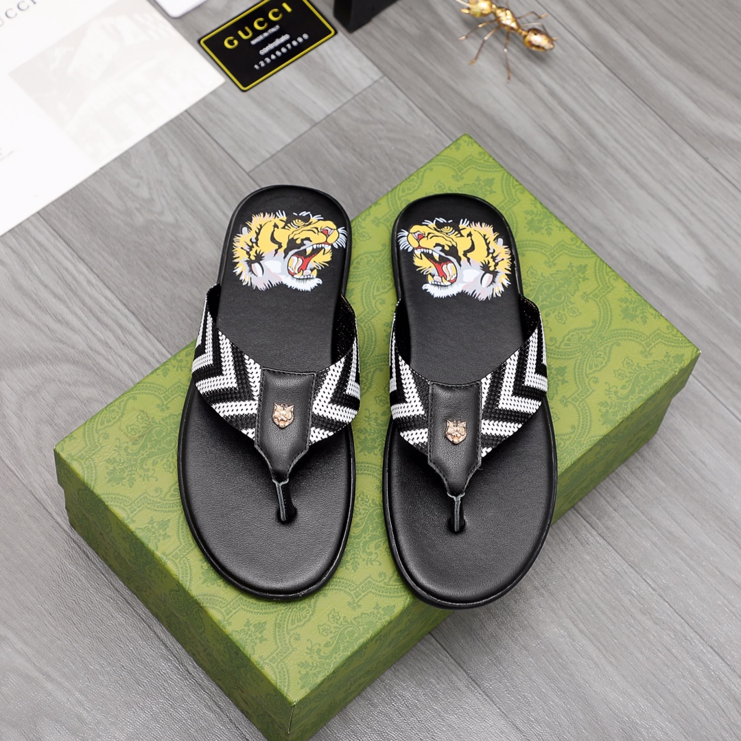Gucci Rubber GG Men's Flip Flops - DopestKickz