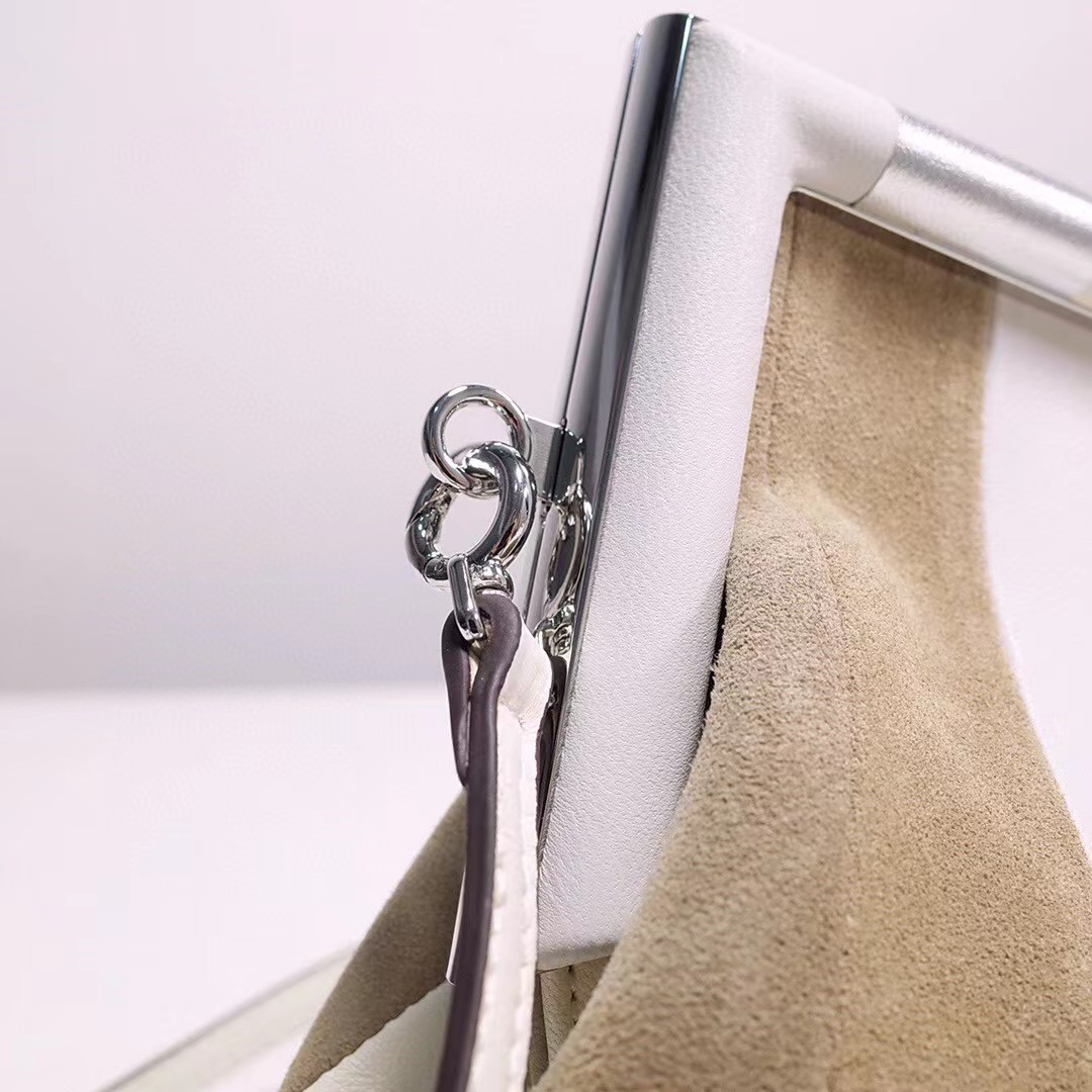 Fendi First Handbag（26-18-9.5cm） - DopestKickz