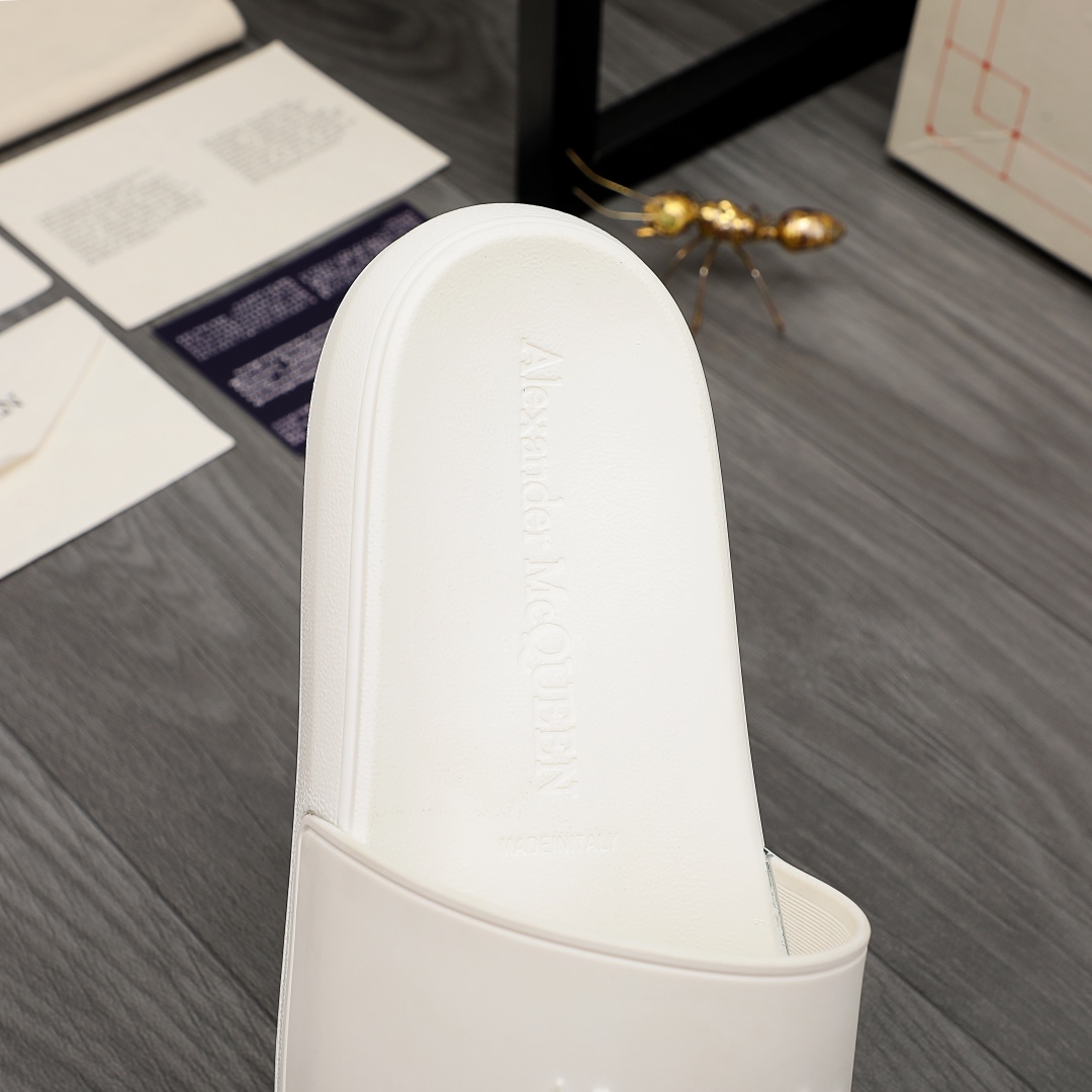 Alexander Mqueen Logo Slipper - DopestKickz