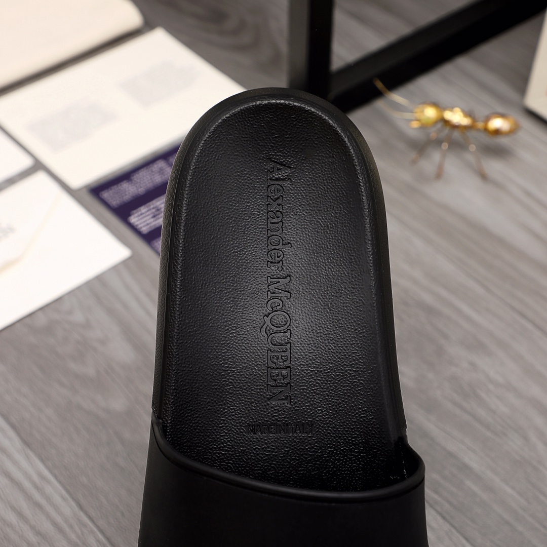 Alexander Mqueen Logo Slipper - DopestKickz