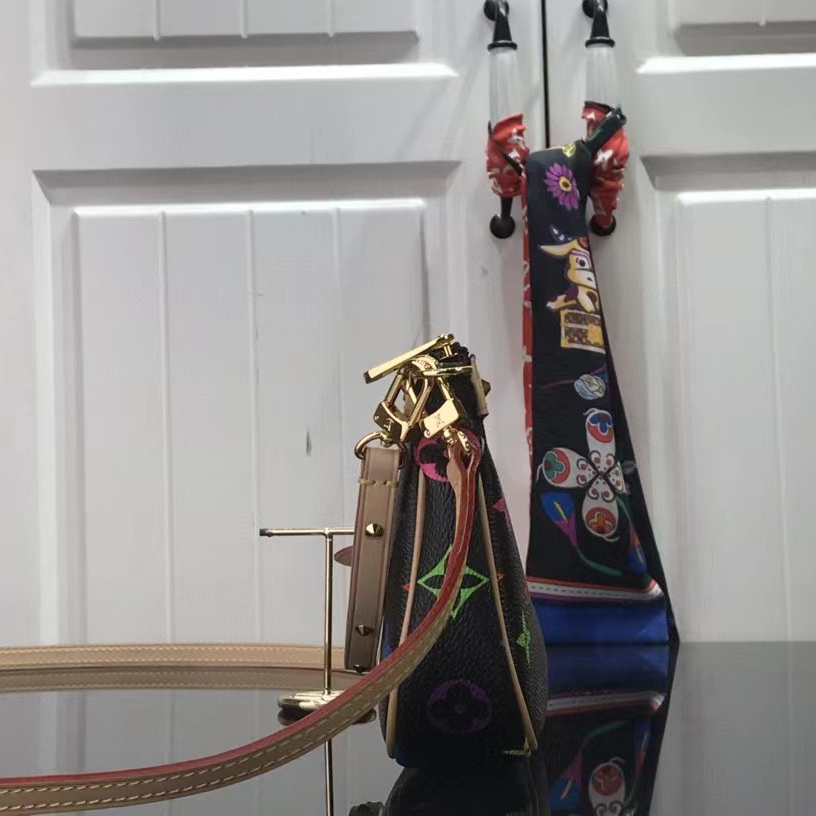 Louis Vuitton Monogram Shoulder Bag（21-13-3cm） - DopestKickz