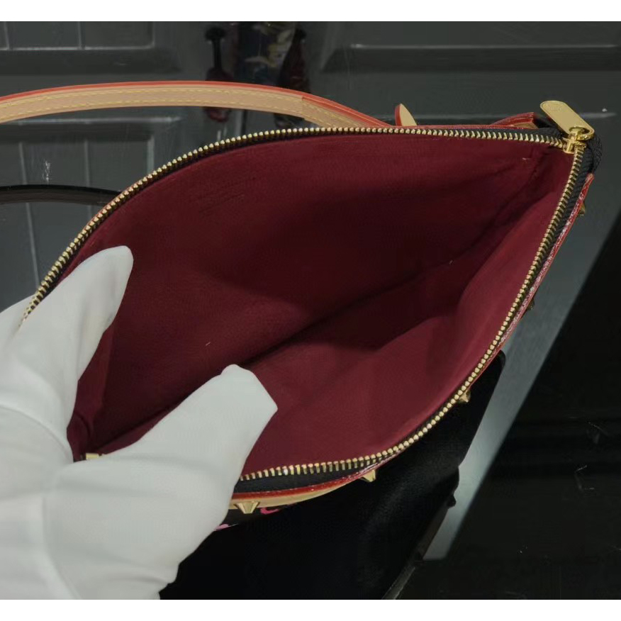 Louis Vuitton Monogram Shoulder Bag（21-13-3cm） - DopestKickz