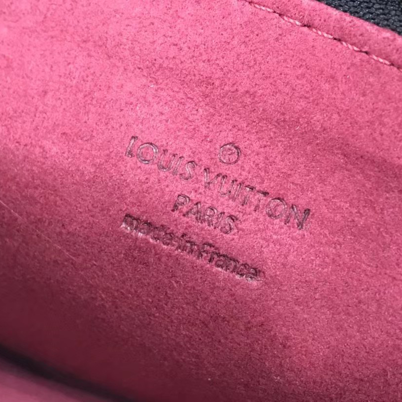 Louis Vuitton Monogram Shoulder Bag（21-13-3cm） - DopestKickz