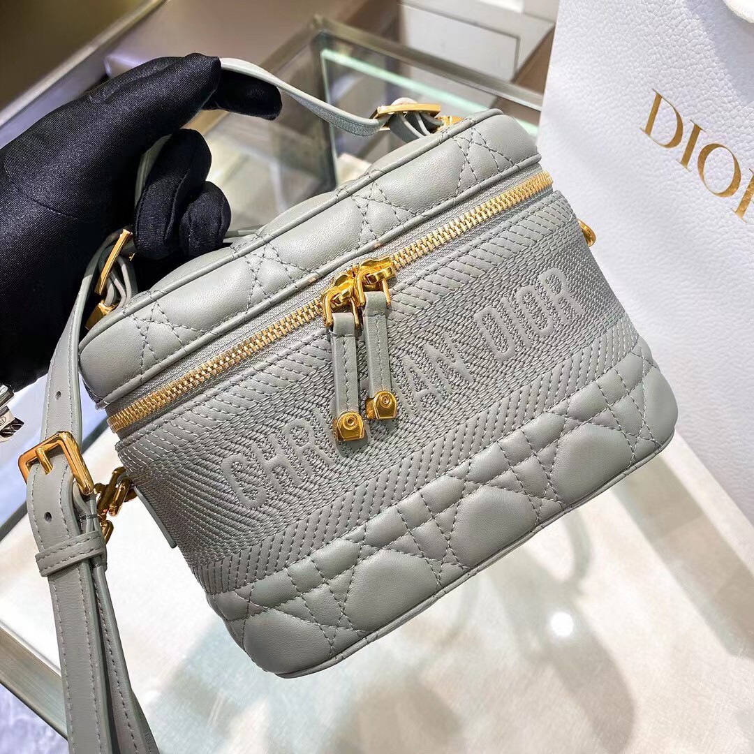 Dior Travel Handbag（18.5-13-10CM） - DopestKickz