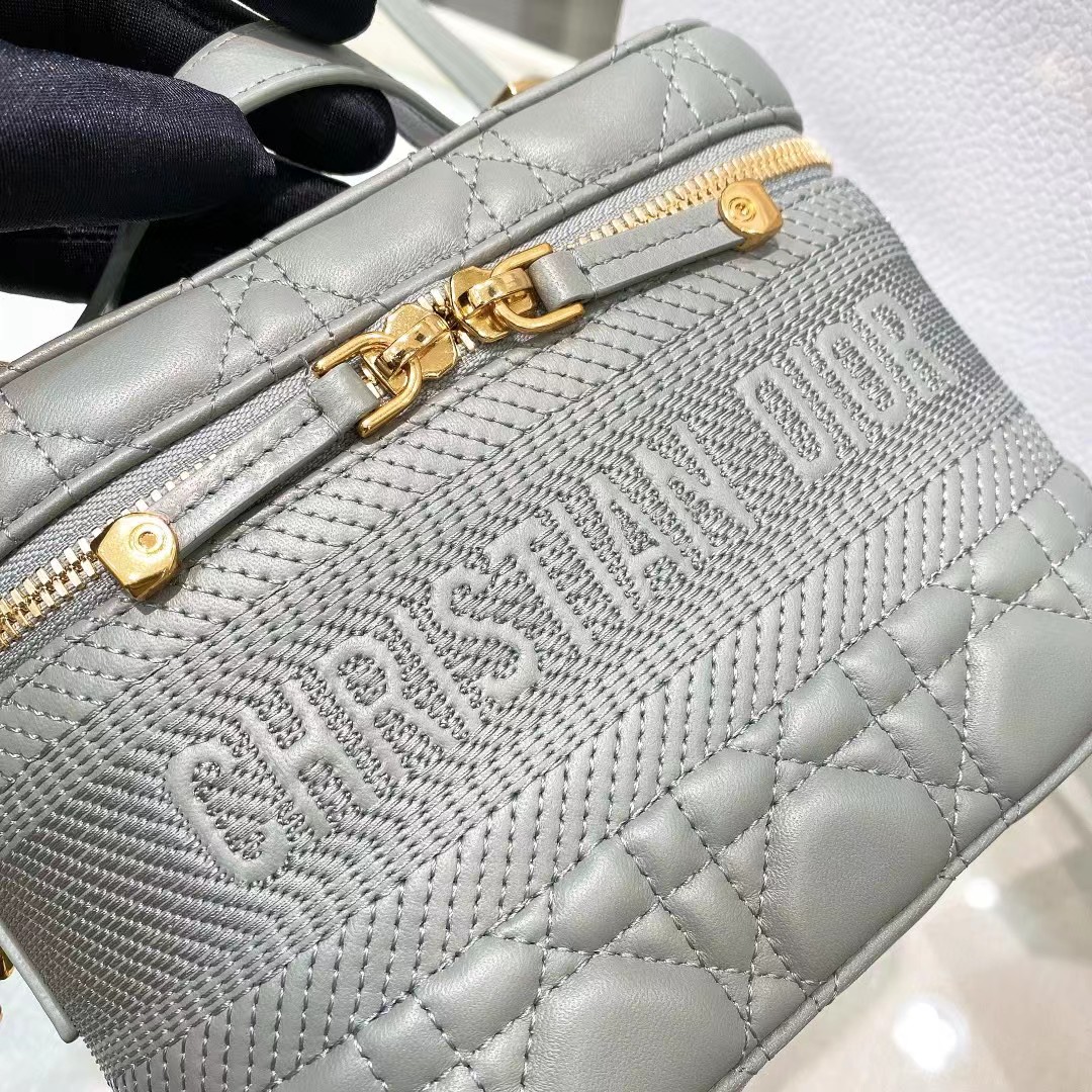 Dior Travel Handbag（18.5-13-10CM） - DopestKickz