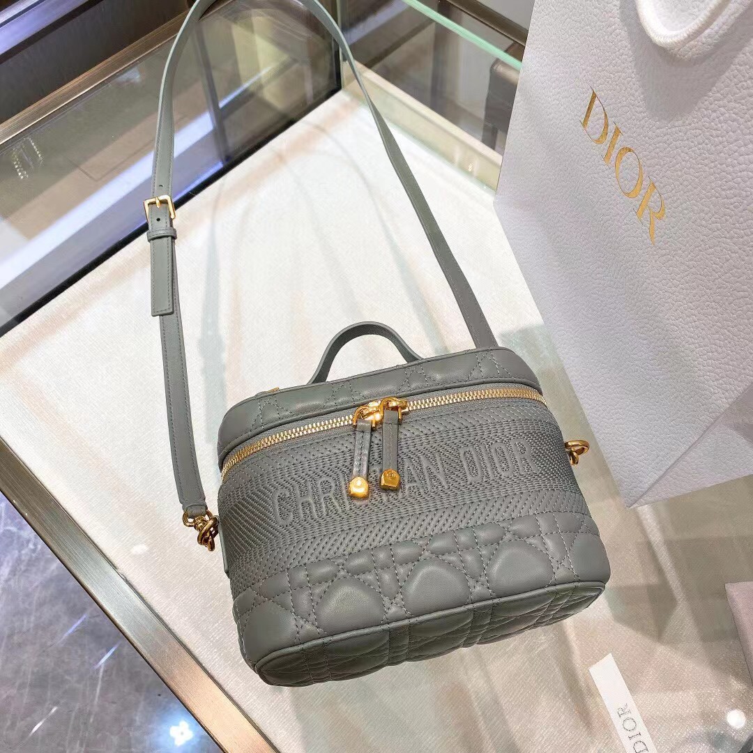 Dior Travel Handbag（18.5-13-10CM） - DopestKickz