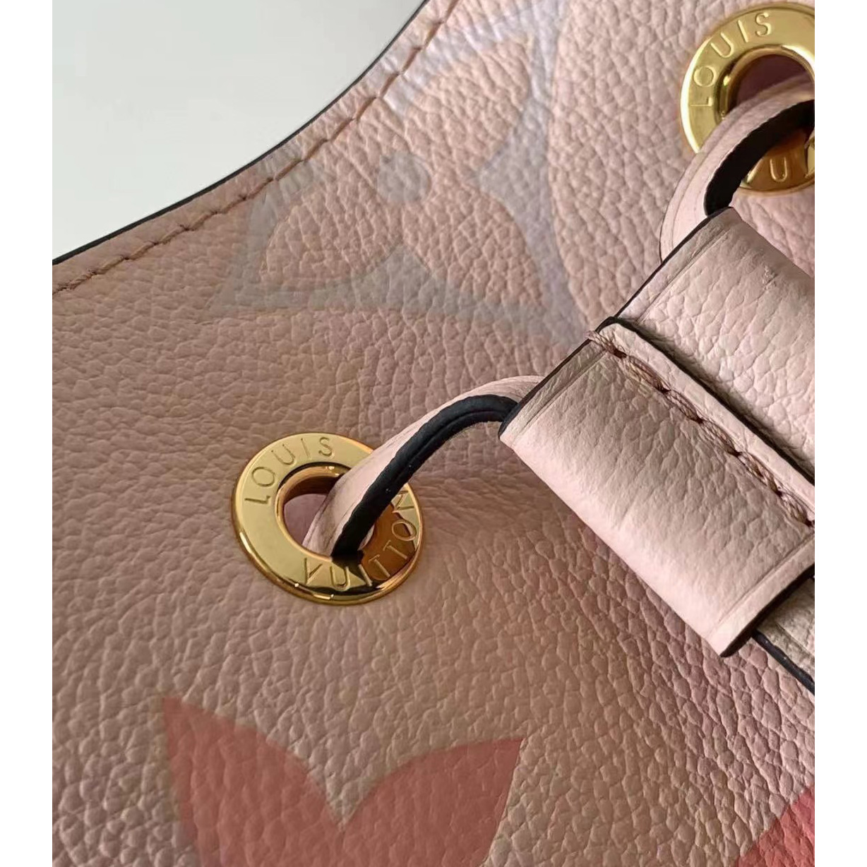 Louis Vuitton Monogram Bucket Bag （20*20*13cm） - DopestKickz