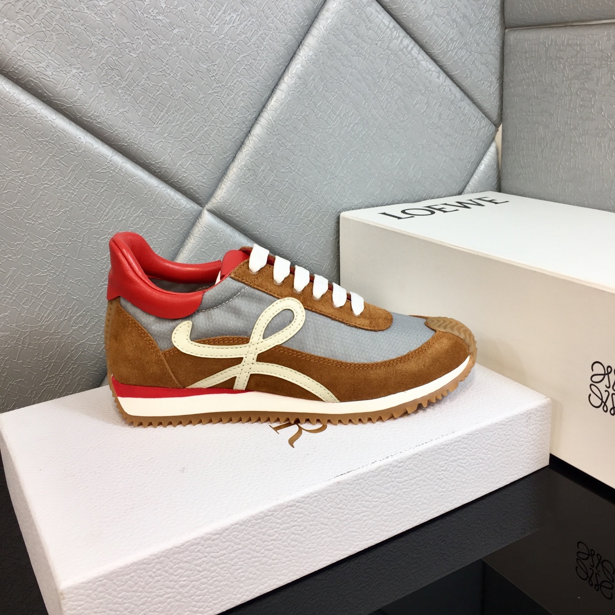 Loewe Flow Runner In Calfskin - DopestKickz