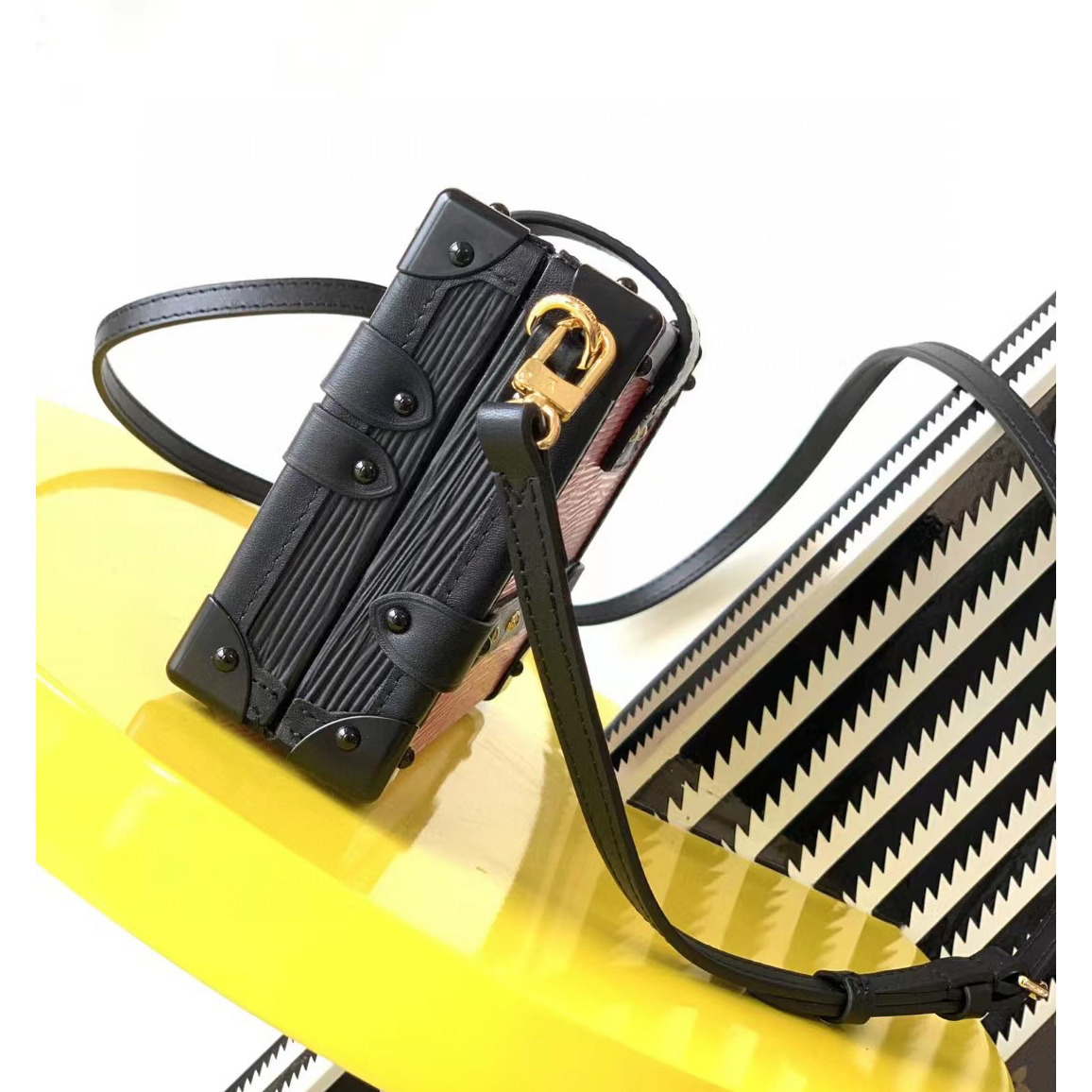 Louis Vuitton Petite Mamlle Bag （20-12-5cm） - DopestKickz