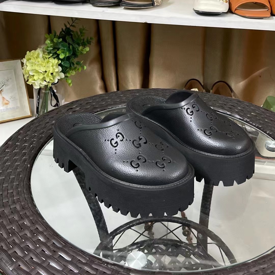 Gucci  Men's Slip On Sandal - DopestKickz