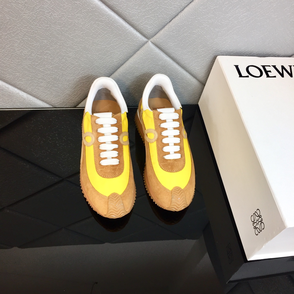 Loewe Flow Runner In Calfskin - DopestKickz