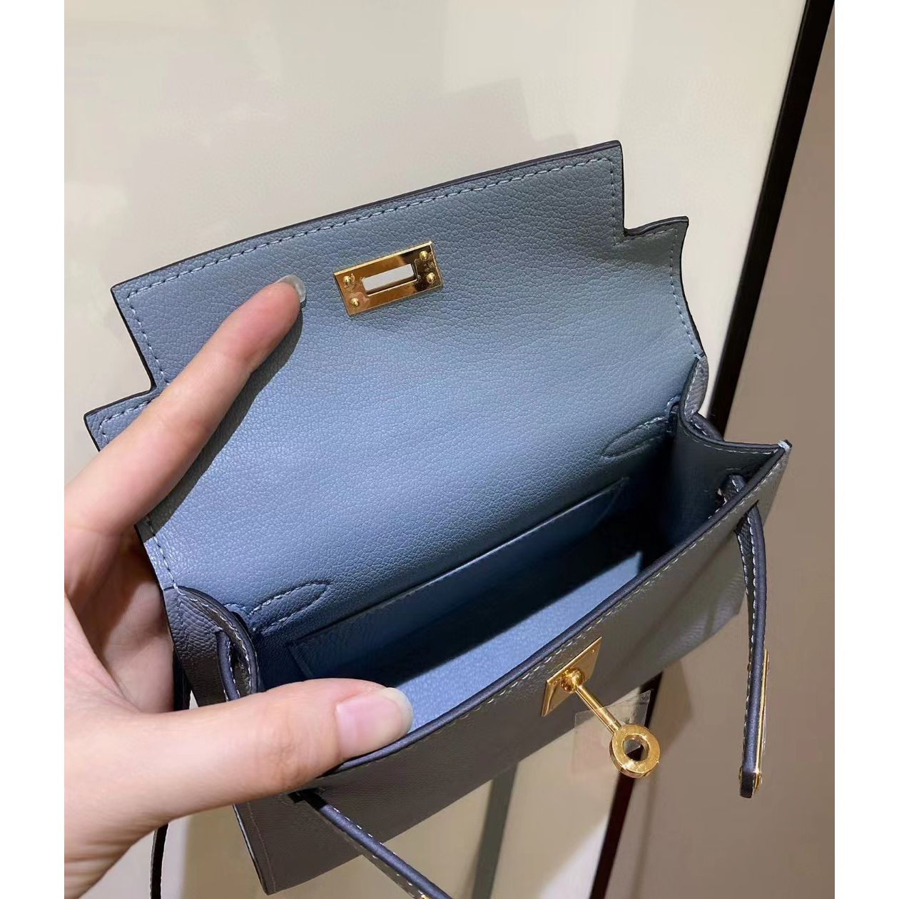 Hermes  Kelly Mini Women Handbag （19-13-6.5CM） - DopestKickz