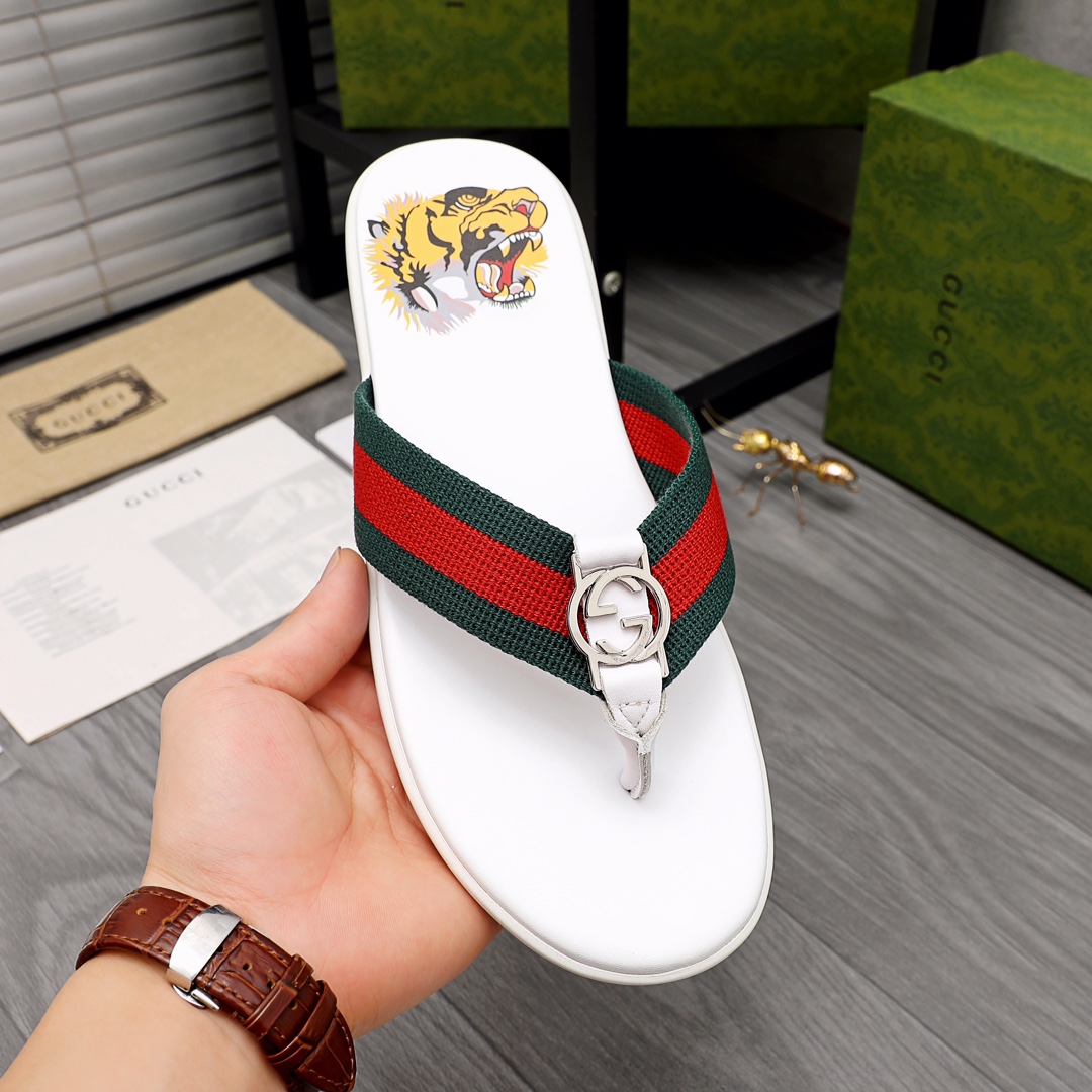 Gucci Rubber GG Men's Flip Flops - DopestKickz