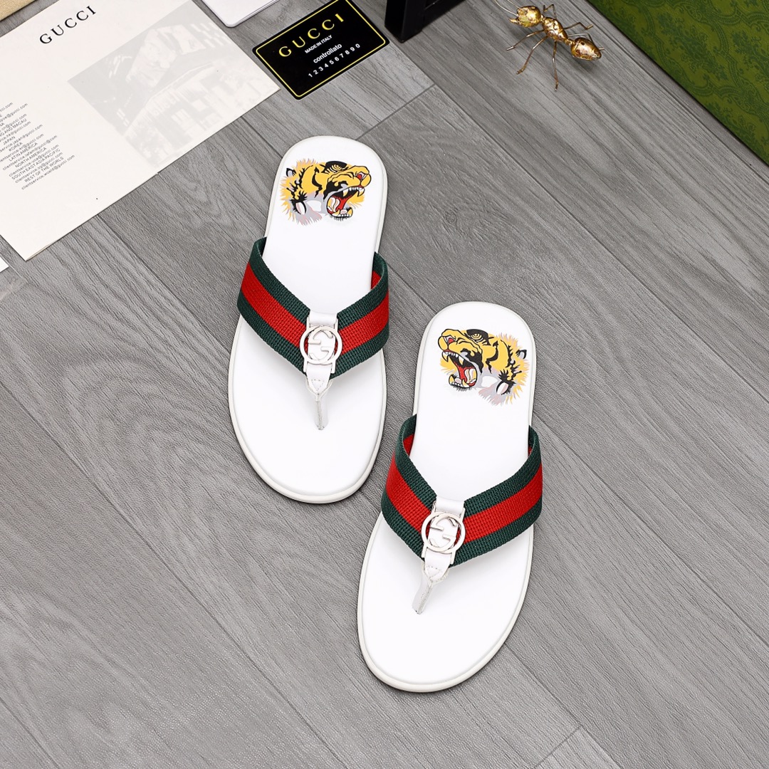 Gucci Rubber GG Men's Flip Flops - DopestKickz