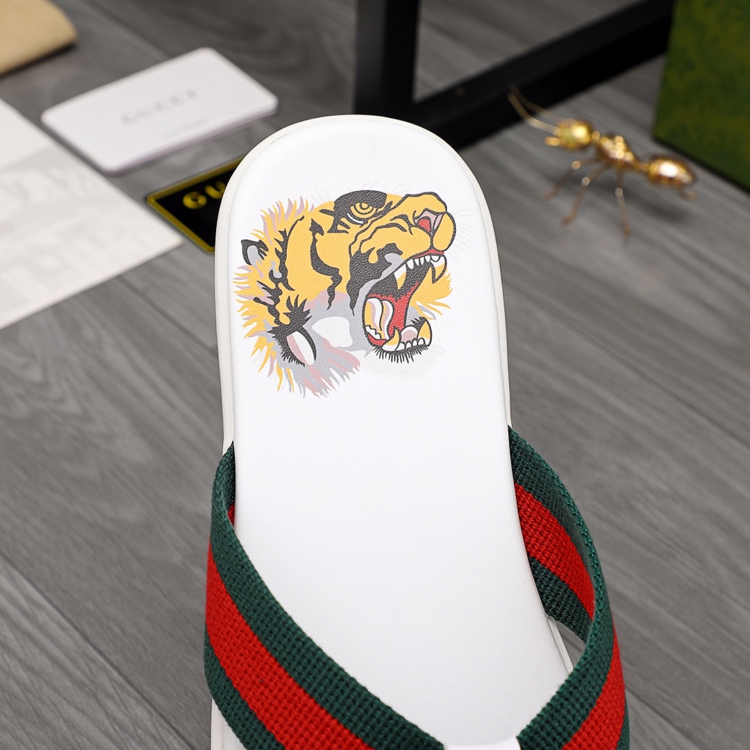 Gucci Rubber GG Men's Flip Flops - DopestKickz