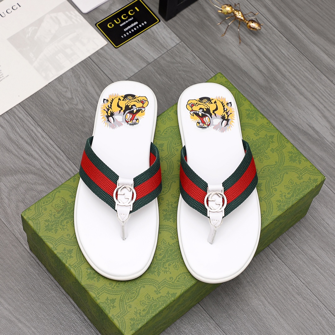 Gucci Rubber GG Men's Flip Flops - DopestKickz
