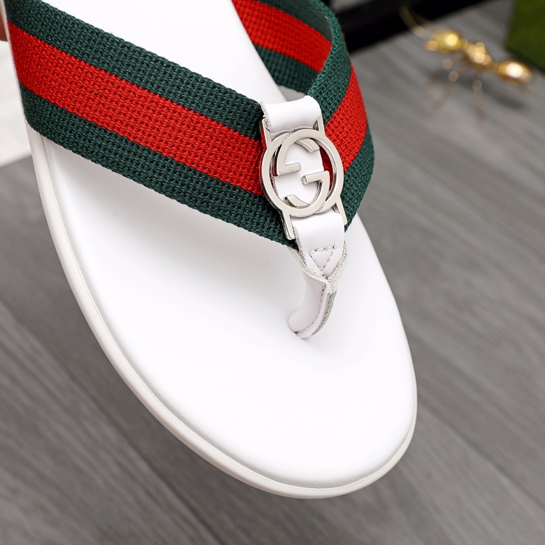 Gucci Rubber GG Men's Flip Flops - DopestKickz