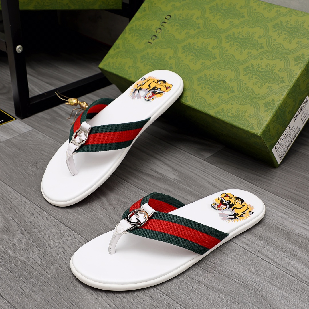 Gucci Rubber GG Men's Flip Flops - DopestKickz