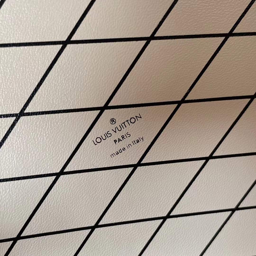 Louis Vuitton Petite Boite Chapeau(17.6-16.5-7.5cm)   M43514 - DopestKickz