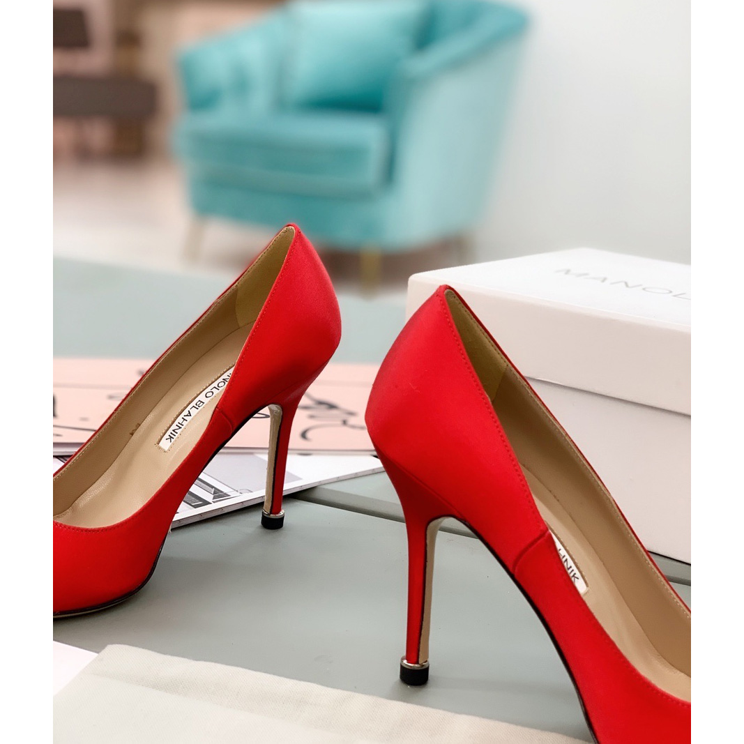 Manolo Blahnik Red Hangisi Pumps With Buckle - DopestKickz
